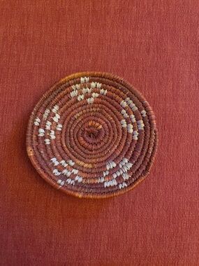 Handwoven Round Woven Basket - Rust and Cream Southwestern Native American